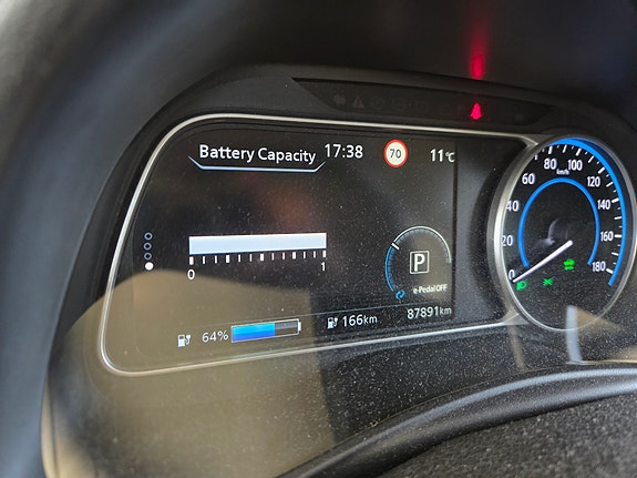 Nissan Leaf 6 of 8