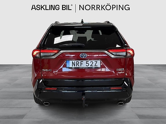 Toyota RAV4 Plug-in Hybrid 4 of 12