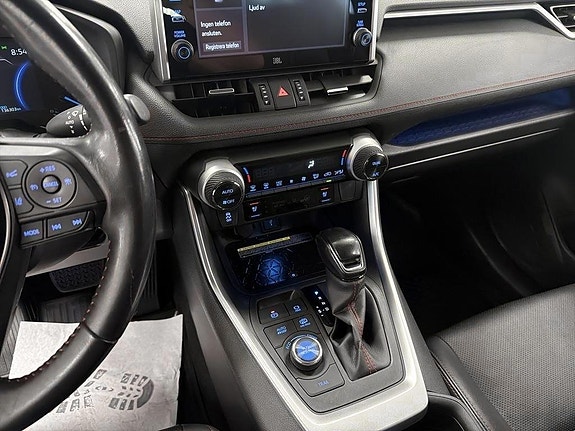 Toyota RAV4 Plug-in Hybrid 12 of 12