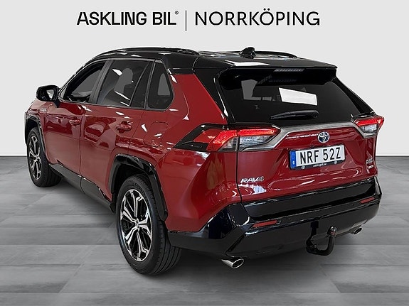 Toyota RAV4 Plug-in Hybrid 2 of 12