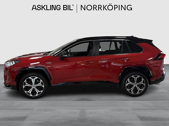 Toyota RAV4 Plug-in Hybrid 3 of 12