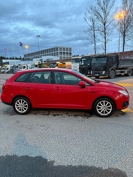Seat Ibiza 2 of 8