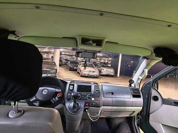 Volkswagen Caravelle 9 of 10