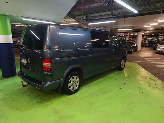 Volkswagen Caravelle 4 of 10