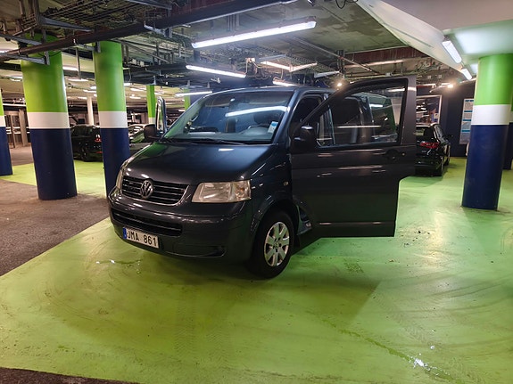 Volkswagen Caravelle 2 of 10