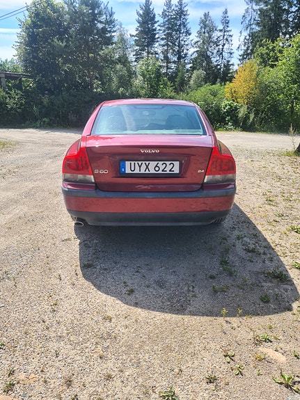 Volvo S60 4 of 6