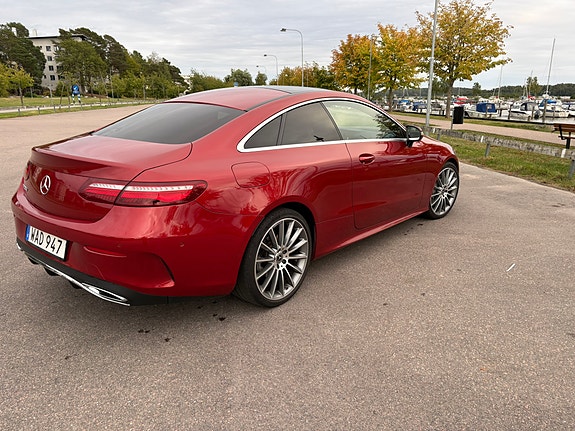 Mercedes-Benz E220 d 2 of 6