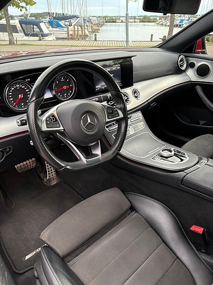 Mercedes-Benz E220 d 4 of 6