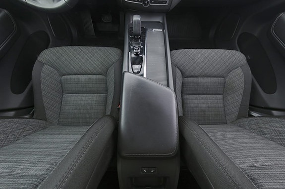 Volvo XC60 9 of 22
