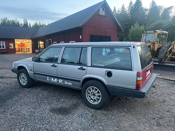 Volvo 940 2 of 5