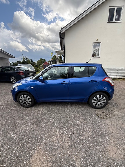 Suzuki Swift 2 of 8