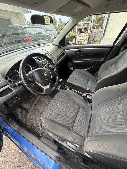 Suzuki Swift 6 of 8