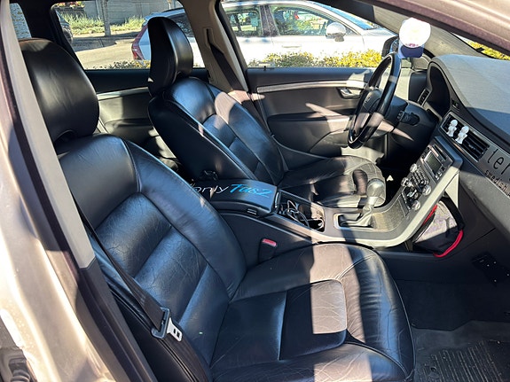 Volvo V70 6 of 8