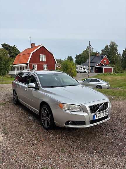 Volvo V70 4 of 8