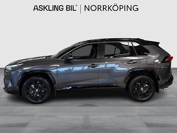 Toyota RAV4 3 of 12