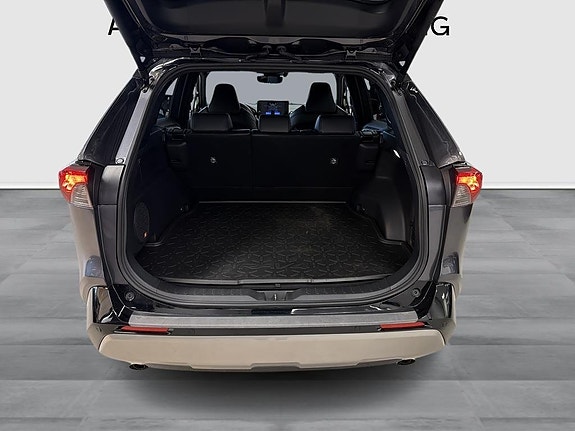 Toyota RAV4 10 of 12