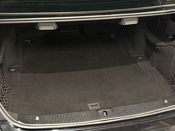 Mercedes-Benz E220 26 of 26
