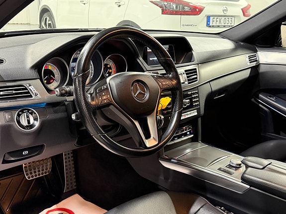 Mercedes-Benz E220 14 of 26
