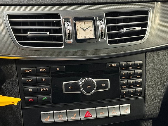 Mercedes-Benz E220 18 of 26
