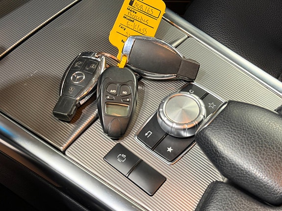 Mercedes-Benz E220 19 of 26