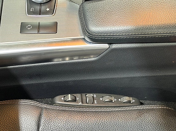 Mercedes-Benz E220 22 of 26