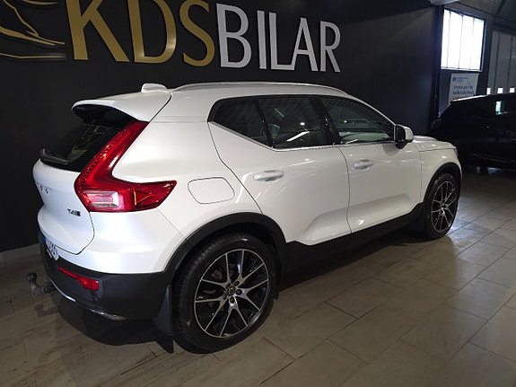 Volvo XC40 5 of 16