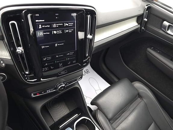 Volvo XC40 14 of 16