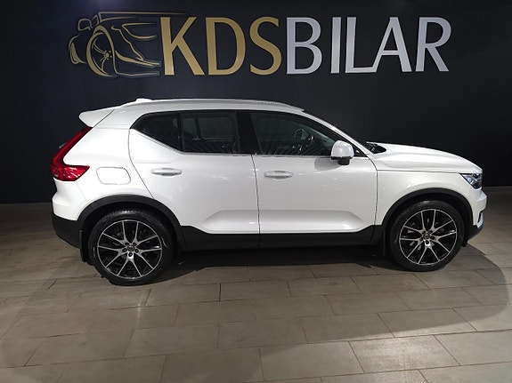 Volvo XC40 4 of 16