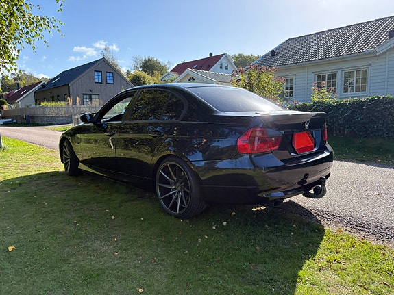 BMW 320i 8 of 10