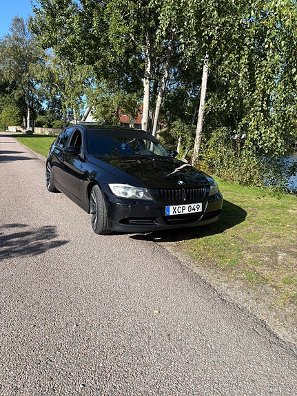 BMW 320i 7 of 10
