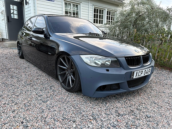 BMW 320i 6 of 8