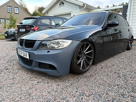 BMW 320i 7 of 8