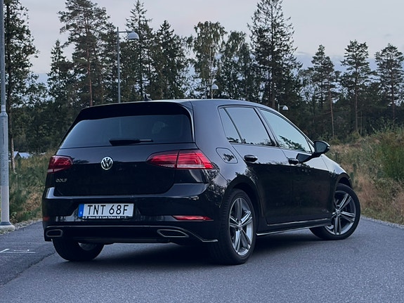 Volkswagen Golf VII 2 of 6