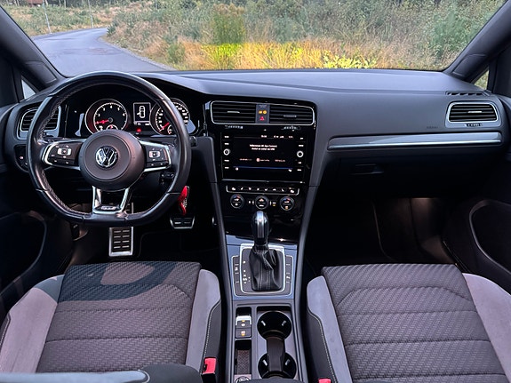 Volkswagen Golf VII 5 of 6