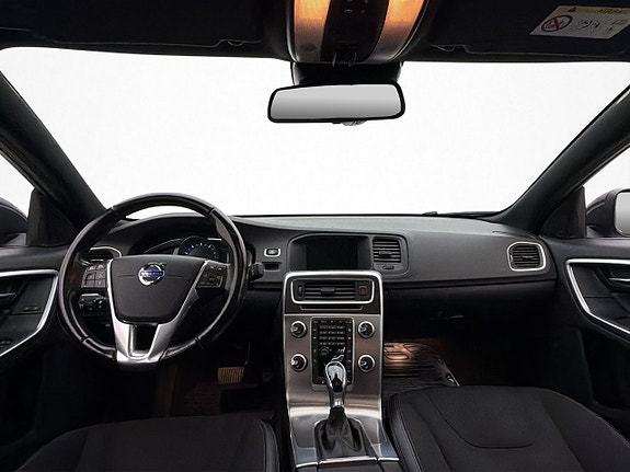 Volvo S60 14 of 29
