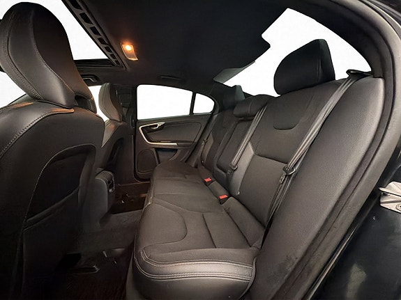 Volvo S60 25 of 29