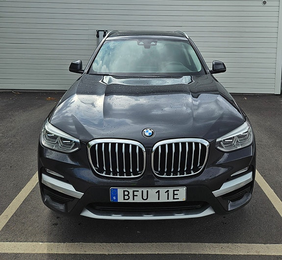 BMW X3 2 of 11
