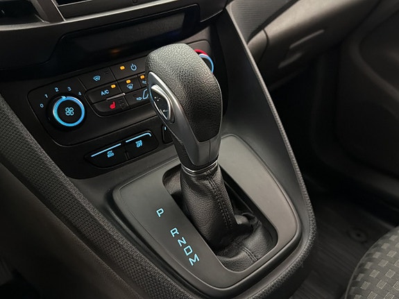Ford Transit Connect 25 of 29