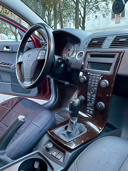 Volvo V50 3 of 7