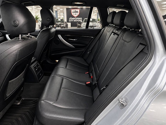 BMW 320d 18 of 21