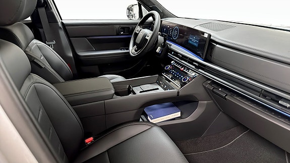 Hyundai Santa Fe 3 of 12