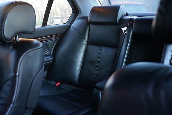 BMW 728i 7 of 9