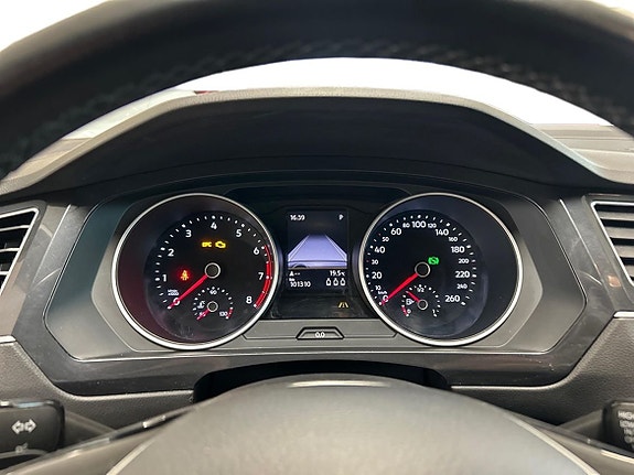 Volkswagen Tiguan 12 of 15