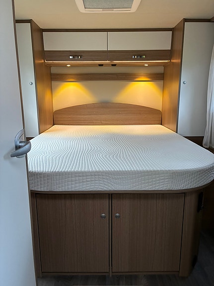 Carado 69 L / T 449 / T 738 / queenbed 5 of 8