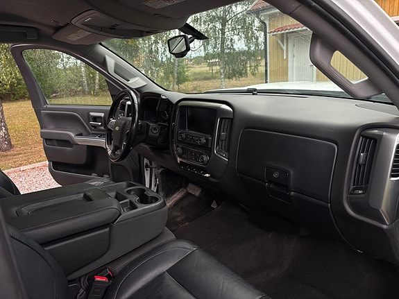 Chevrolet Silverado 3500 5 of 7