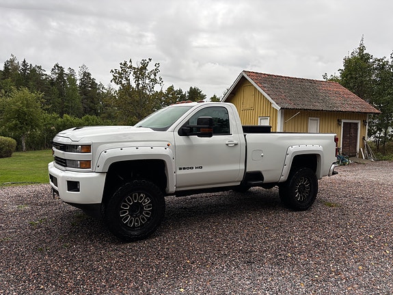 Chevrolet Silverado 3500 4 of 7