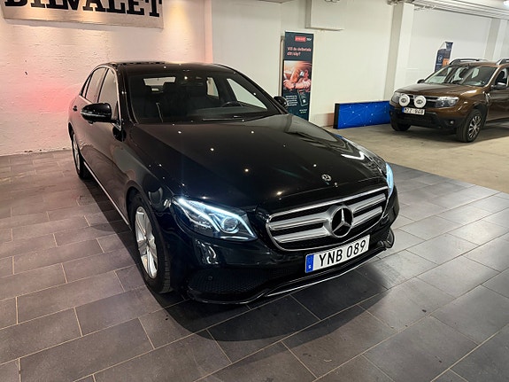 Mercedes-Benz E220 d 2 of 29