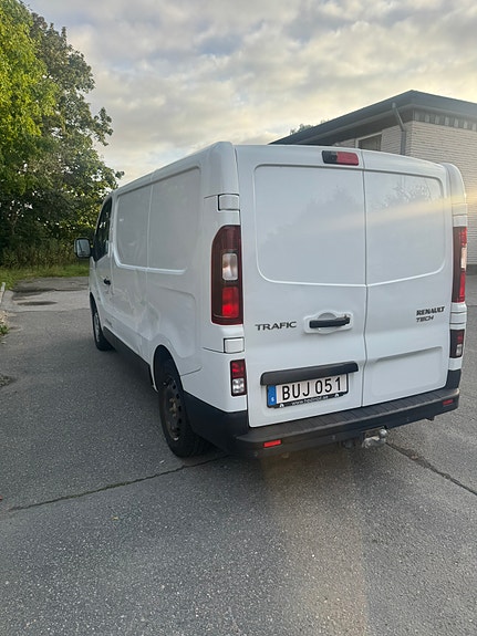 Renault Trafic 4 of 8