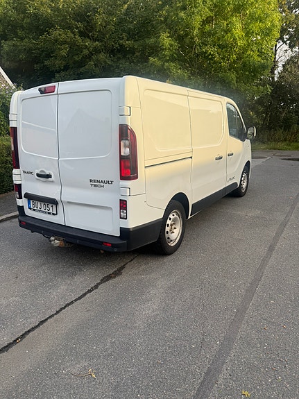 Renault Trafic 3 of 8