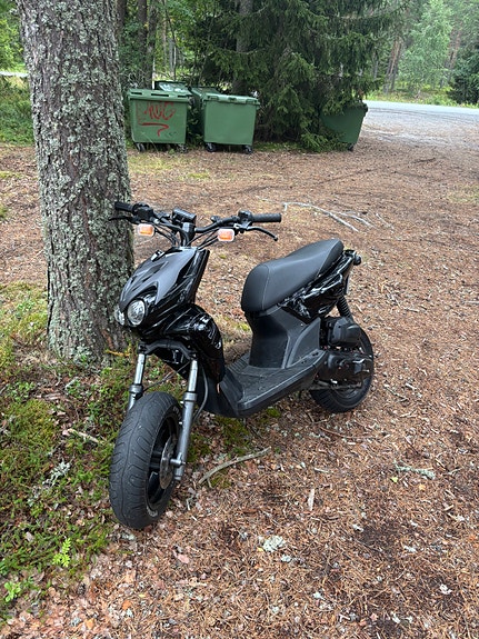 Yamaha Slider 3 of 4